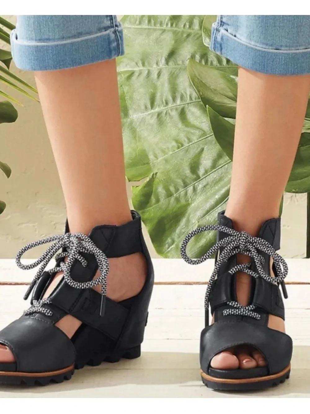 Sorel Women's Leather Joanie Lace Sandal Sz 9 In Black / Sea Salt